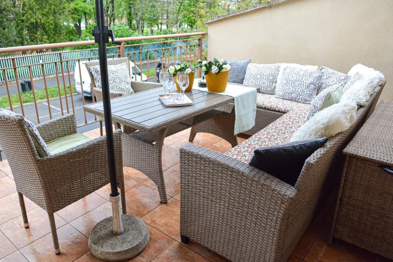 Unicum Apartman Hajdúszoboszló Esterno foto