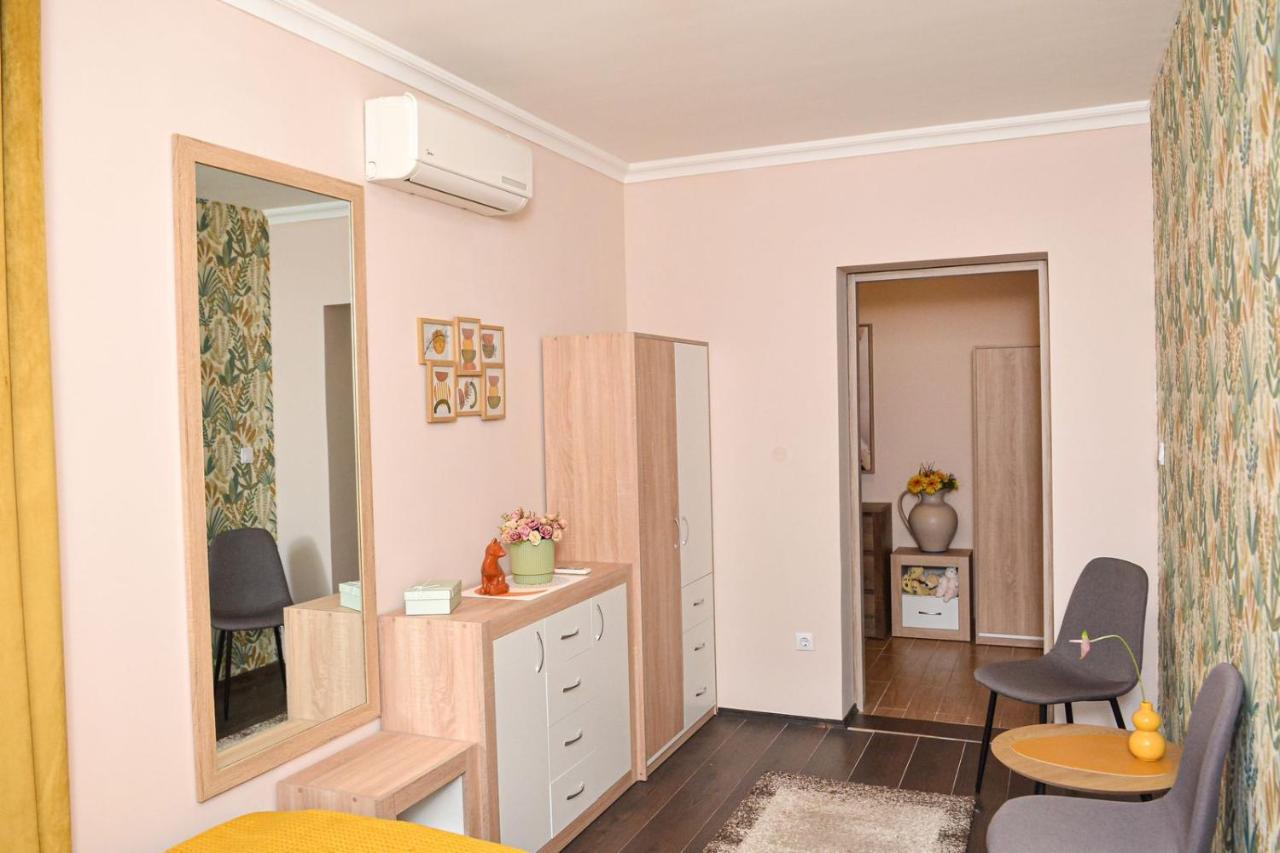 Unicum Apartman Hajdúszoboszló Esterno foto