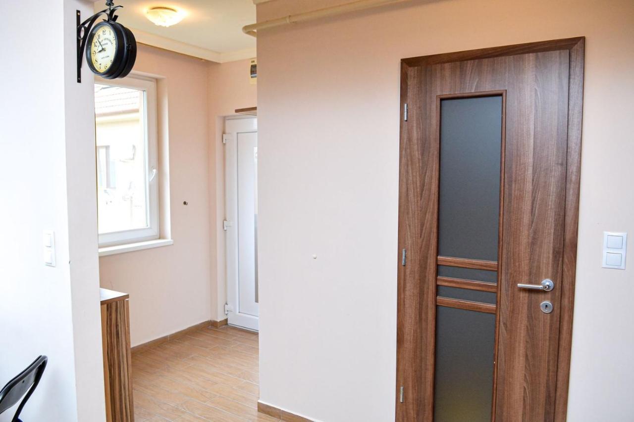 Unicum Apartman Hajdúszoboszló Esterno foto