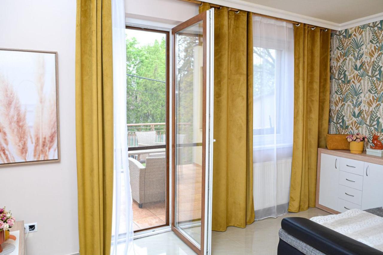 Unicum Apartman Hajdúszoboszló Esterno foto